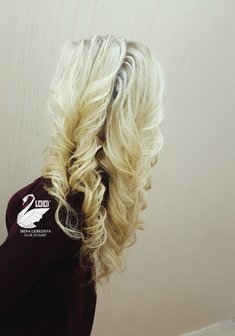 Cвадебная прическа Локоны косы (L21493) с распущенными волосами